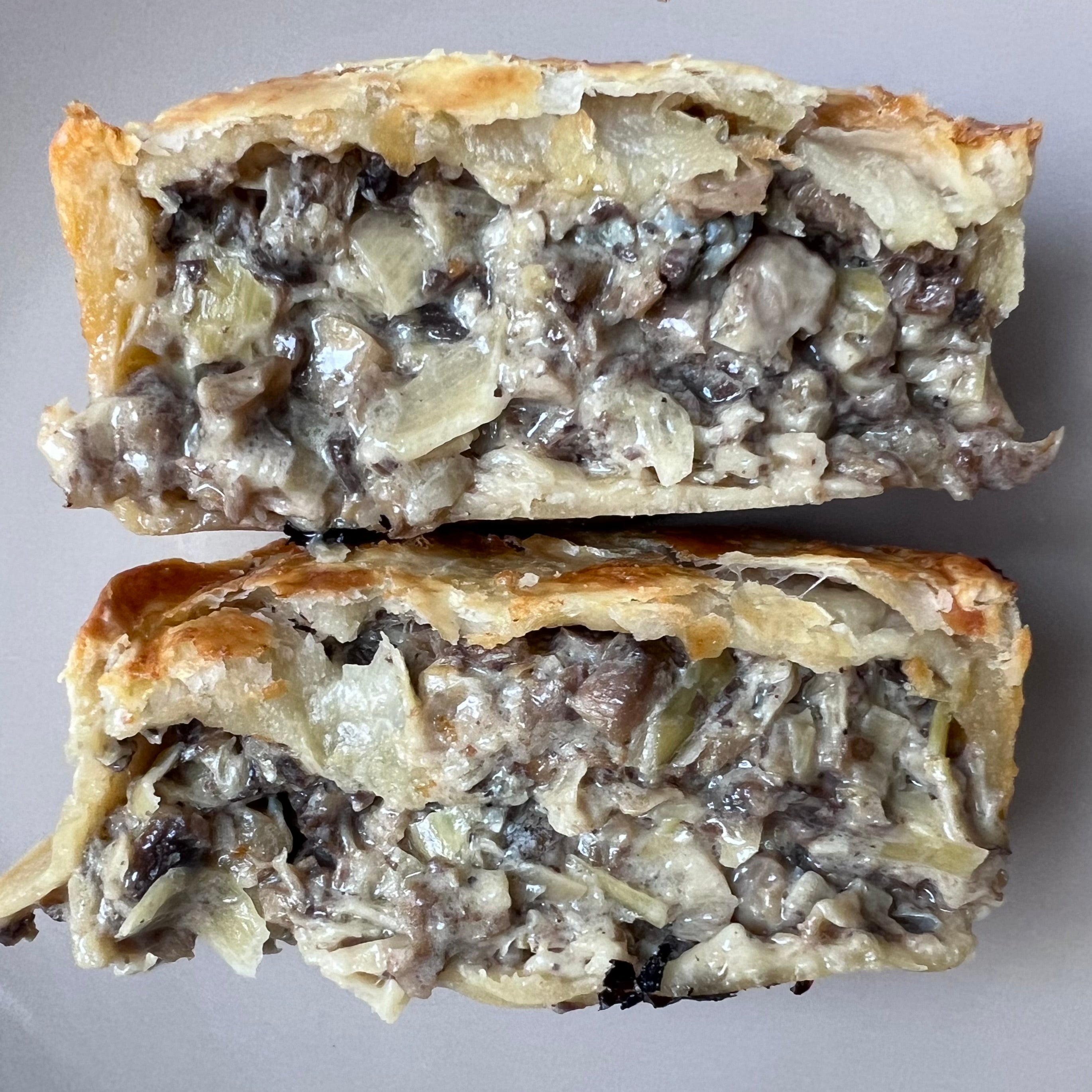 CREAMY MUSHROOM WITH LEEK & BLUE CHEESE (V)