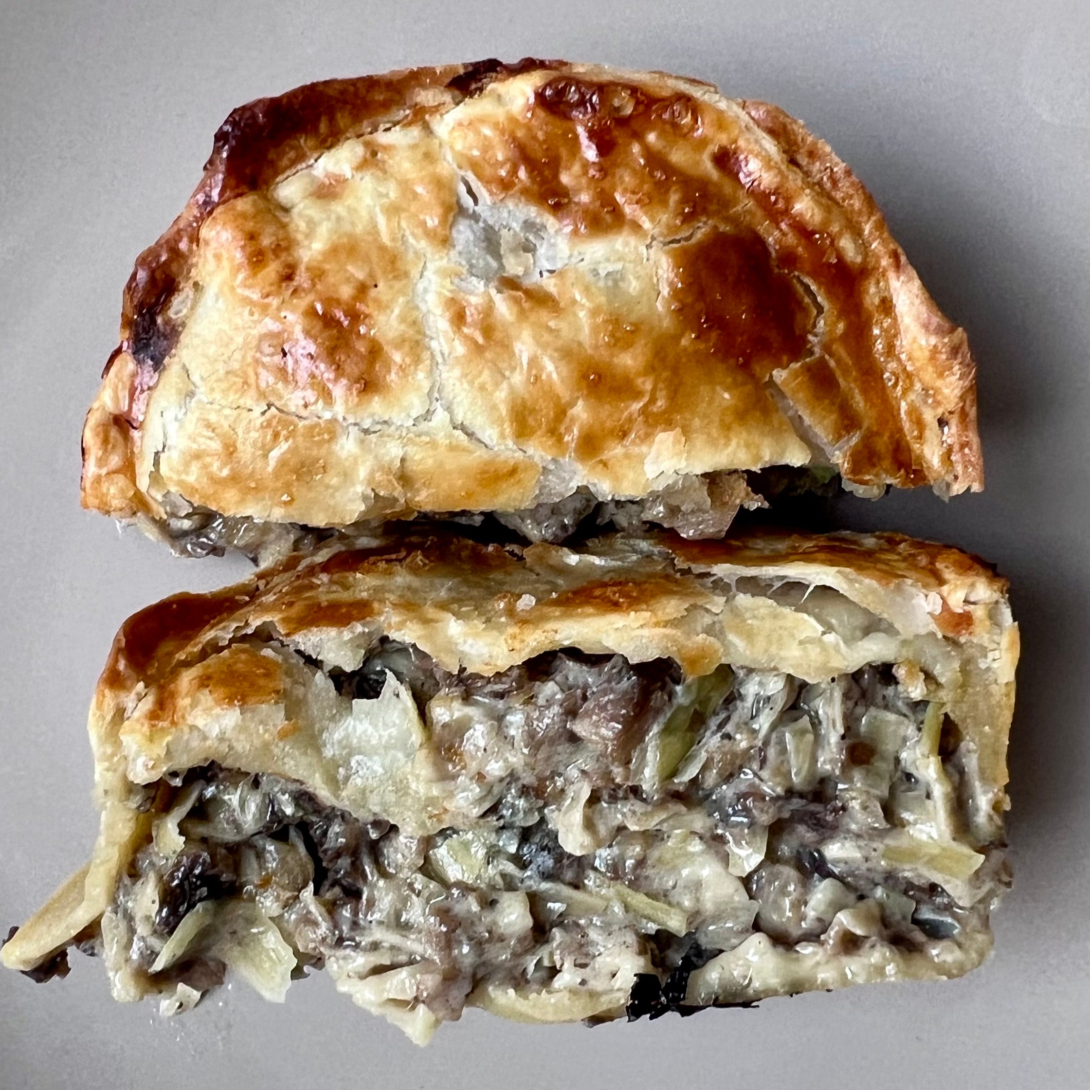 CREAMY MUSHROOM WITH LEEK & BLUE CHEESE (V)